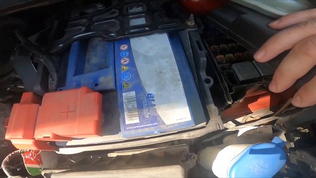 Where is Fuse Box Under the Hood in Ford Tourneo Connect II ( 2013 – 2018 ) - Find Fuse Box смотреть онлайн