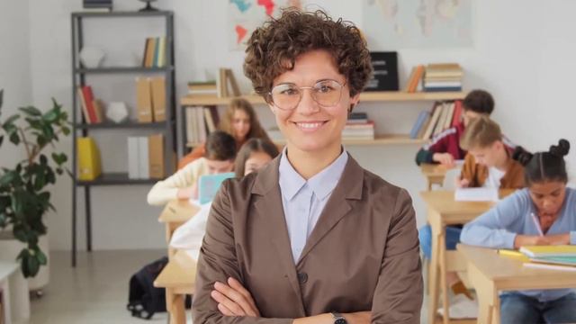 Мужчину несправедливо сократили на работе, но он вернулся и уволил бывшего босса смотреть онлайн