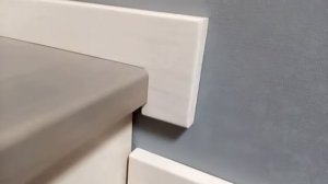 Накладной наборной плинтус "сапожок" для лестницы.