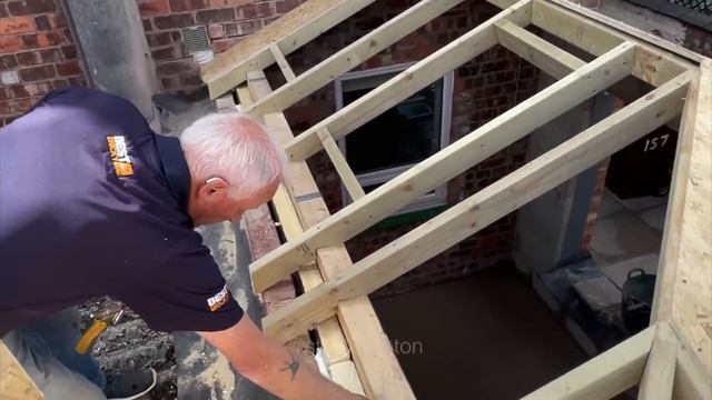 Small Roof Structure смотреть онлайн