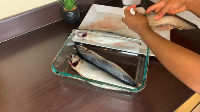 SMOKED MACKEREL IN OVEN | EASY HOME MADE SMOKED MACKEREL with a secret touch! | DEBZIES DELIGHT смотреть онлайн