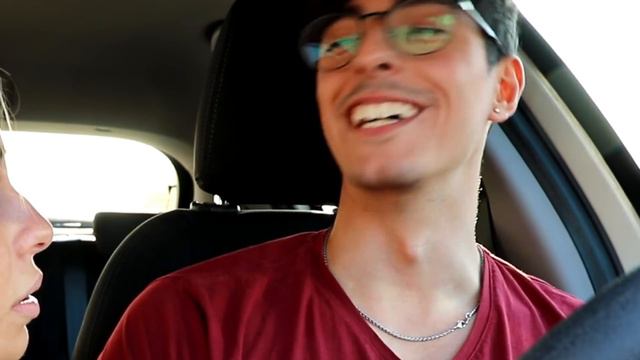 BEV0 MENTRE GUIDO DI FRONTE ALLA MIA RAGAZZA.. - SCHERZO! *SCONVOLTA* смотреть онлайн