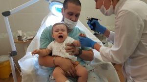 Прокол ушей дочке в 10 месяцев