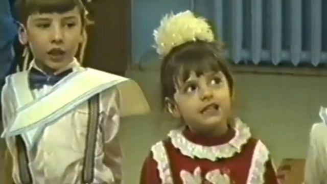 С Днем мамы! Школа МЖК. Елабуга, Татарстан. Yelabuga Private School 1993. смотреть онлайн
