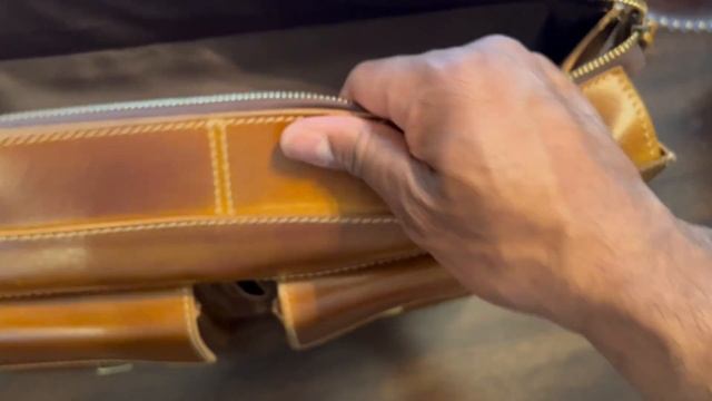 Viosi Buffalo Leather Briefcase (COACH item comparison) @Tristmadethis смотреть онлайн