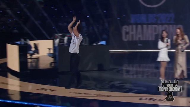 PYOSIK'S HECARIM DANCE AFTER WINNING WORLD CHAMPIONSHIP | DRX vs. T1 | WORLDS 22 | FINALS смотреть онлайн