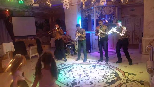 Шоу программа 23.03.2018 в ресторане "Версаль" город Королев! смотреть онлайн