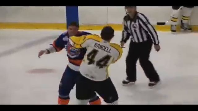 Brett Gallant vs Tyler Randell 10/4/12 смотреть онлайн
