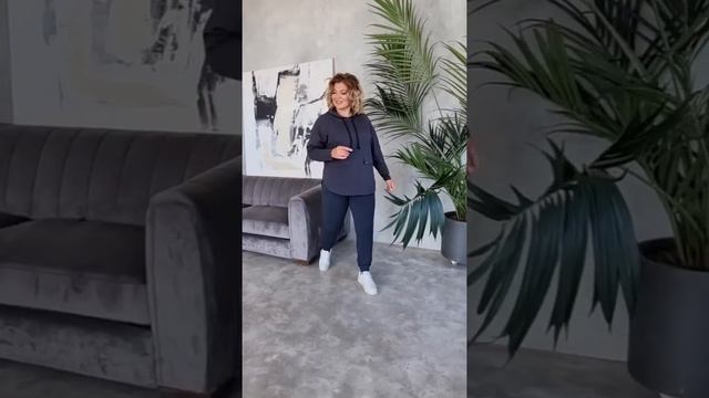 Лонгслив 1601128 графитовый, бренд "ee.style" женская одежда больших размеров 54-68 смотреть онлайн
