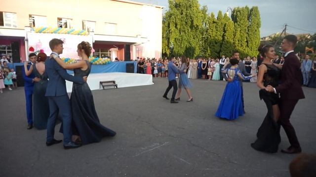 День молодежи 2019 год Вальс выпускников РСОШ №1 смотреть онлайн