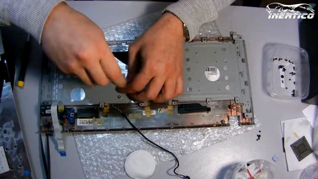 Ремонт Acer V3 - Чистка. Замена клавиатуры и Петель смотреть онлайн