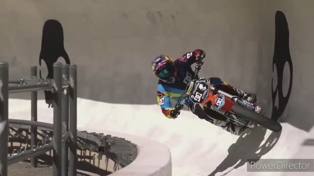 Интересное путешествие мотобайкера смотреть онлайн