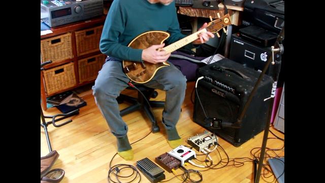 Electric Tenor ukulele, handmade by Ray Vincent. Mi-Si active pickup. смотреть онлайн