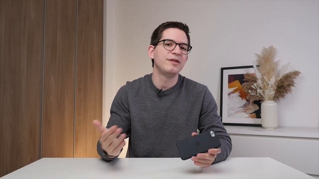 iPhone SE Midnight Silicone Case Review: is it worth it? смотреть онлайн