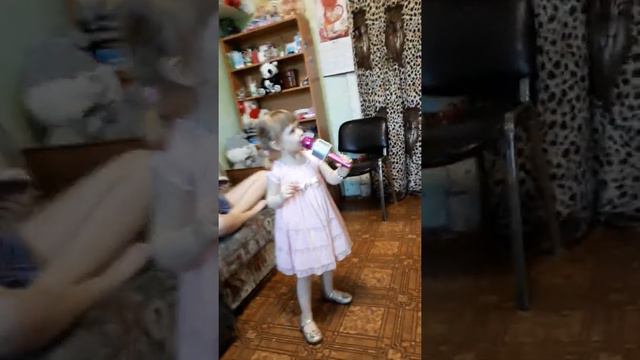 К нам приходит Настя.поет моя доча Валерия смотреть онлайн