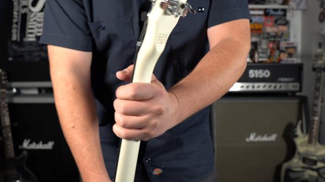 Compré una Schecter para un experimento... смотреть онлайн