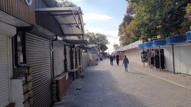 Пляж Сукко свободен, люди довольны, делают селфи. Победили детский лагерь? смотреть онлайн