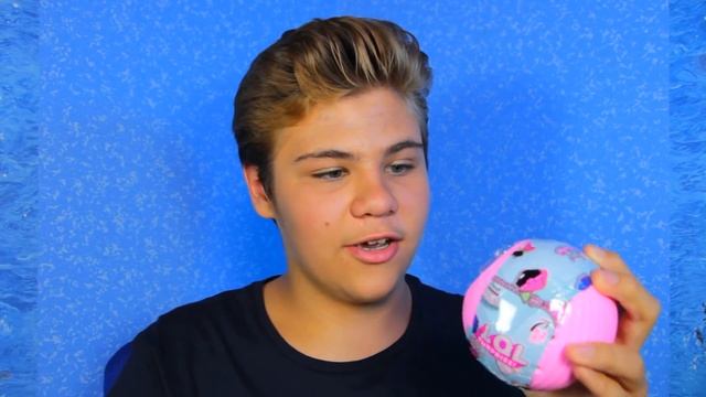 ЗОЛОТЫЕ ШАРЫ LOL БАЛАБОЛ! ФЭЙК VS ОРИГИНАЛ L.O.L. SURPRISE ? Котик Нуар ЛОЛ / Распаковка и сравнени смотреть онлайн