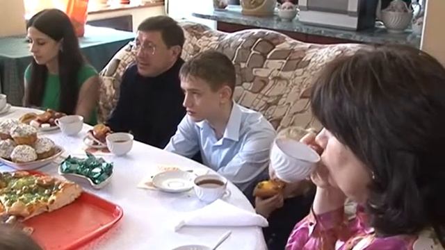 Поздравление с Пасхой сирот и многодетных семей смотреть онлайн