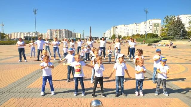 Гимн ДНЗ 2 Лелеченя Сонце світить всім сл.і муз.Кішкової Вікторії муз.керівник дитсадка