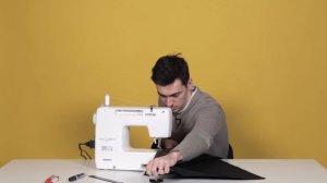 Парни пробуют ШИТЬ ОДЕЖДУ: Женская коллекция  ☑️