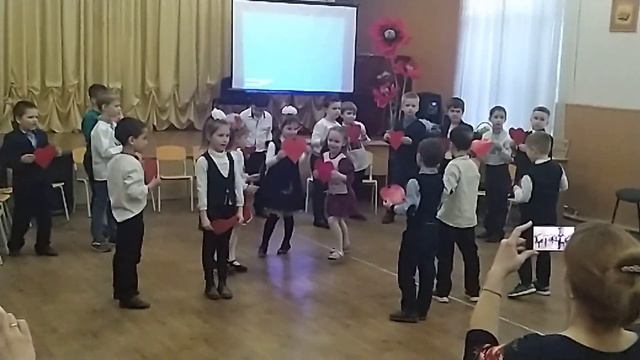 8 Марта в школе. Танец смотреть онлайн