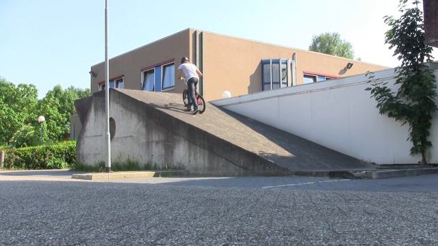 BMX - Julius Moorman 2011 Spring & Summer смотреть онлайн