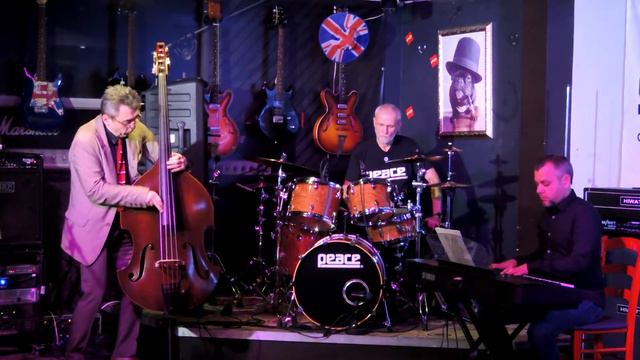 Аркадий Овруцкий трио на Ударной среде № 54 (BIG BEN) смотреть онлайн