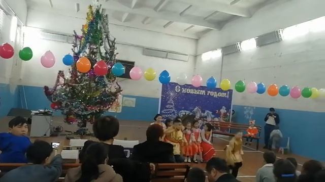 Танец под песню 'валенки - валенки' смотреть онлайн