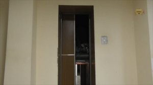 Лифт устал и сломался