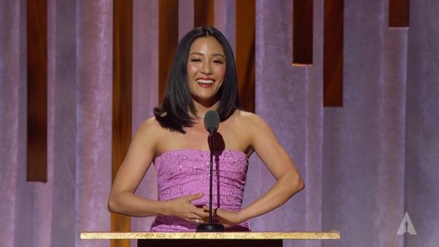 Constance Wu honors Geena Davis at the 2019 Governors Awards смотреть онлайн
