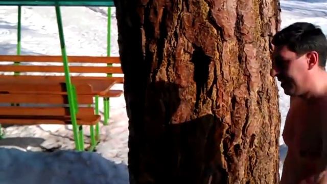 Купание в проруби на катке 2 смотреть онлайн