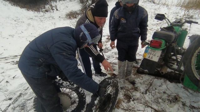 Мотоцикл Днепр - Урал по бездорожью ЛУГАНСКА. смотреть онлайн