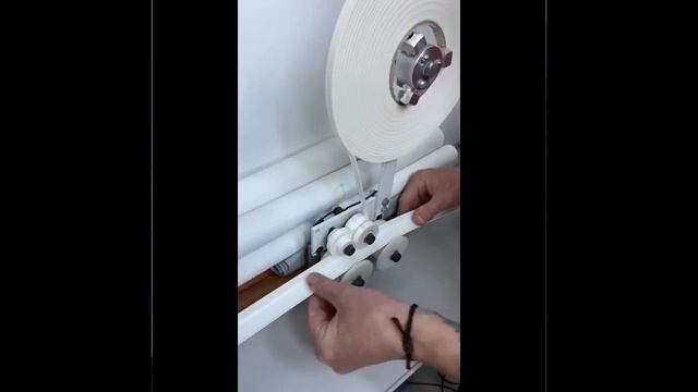 Устройство для наклеивания скотча на направляющие UNI1 и UNI2 смотреть онлайн