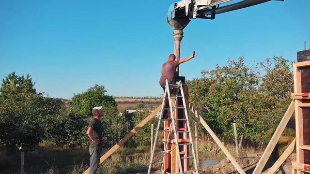 Заливка железобетонных колонн для дома из газобетона, Серия 3 строительство частного дома в Крыму смотреть онлайн