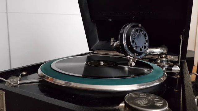 01.Du bist meine große Liebe und mein kleiner Kamerad - Kurt Schwabach смотреть онлайн