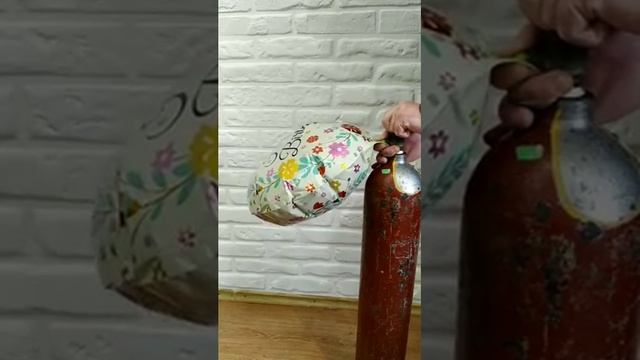 Надув фольгированного шара