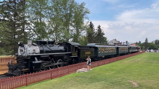 ВЛОГ/Парк Истории Западной Канады/Heritage Park/Гуляем в парке/Катаемся на аттракционах смотреть онлайн