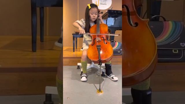 Chrissy Ma, cellist from Shenzhen City and SmartStop fan! смотреть онлайн