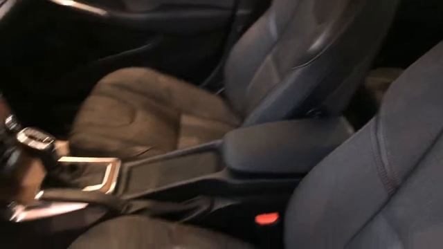 Volvo V40 Cross Country смотреть онлайн