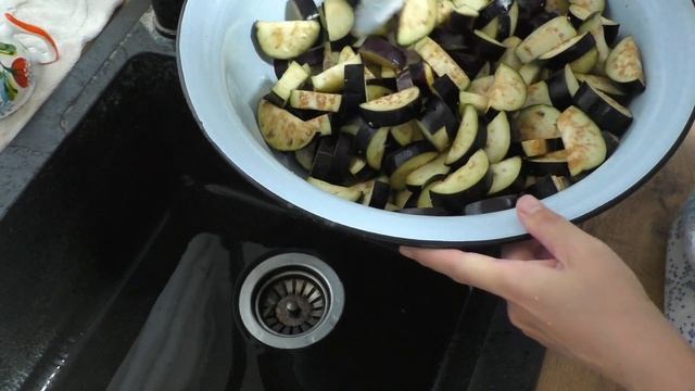 Попробовали и сделали ещё! Закуска из баклажан в томатном соусе на зиму! Вкуснятина! смотреть онлайн