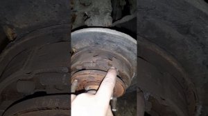 замена троса ручного тормоза Шевроле лачетти