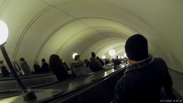 Станция метро ВДНХ - вход на станцию // 12.11.2016 смотреть онлайн