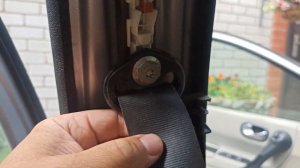 Не убирается ремень безопасности,  простое решение проблемы.