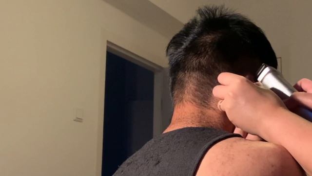 MY WIFE CUTS MY HAIR during Covid-19 Lockdown | Her first time using Philips Multigroom #MG7720 смотреть онлайн