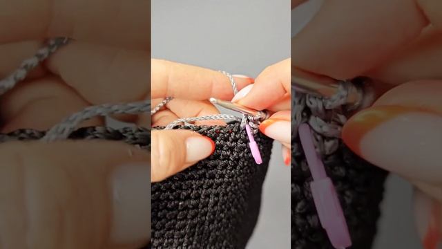 Как перейти на нить другого цвета при вязании по спирали? смотреть онлайн