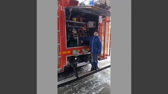 Обзор пожарной машины. Крутое видео!!! смотреть онлайн