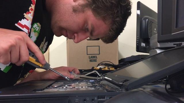 Dell Latitude 5500 series Disassembly смотреть онлайн