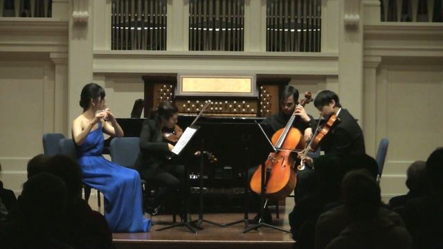 W.A Mozart - Flute Quartet In D Major 1mvt смотреть онлайн