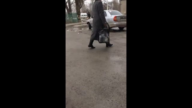 А что такое ручник? Где он находится?ДЕВУШКА ЗА РУЛЕМ смотреть онлайн